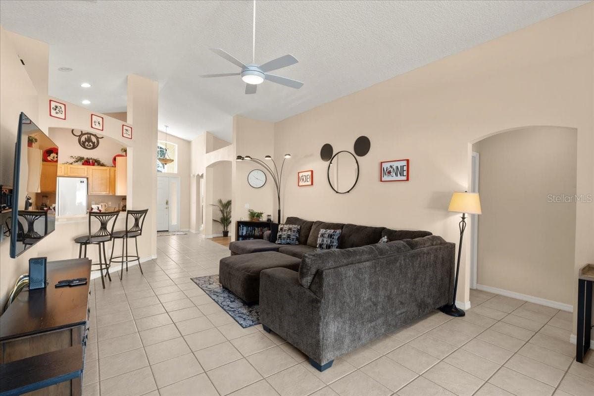Single Family Residence at 126 HENLEY CIR, DAVENPORT, photo 10 of 50
