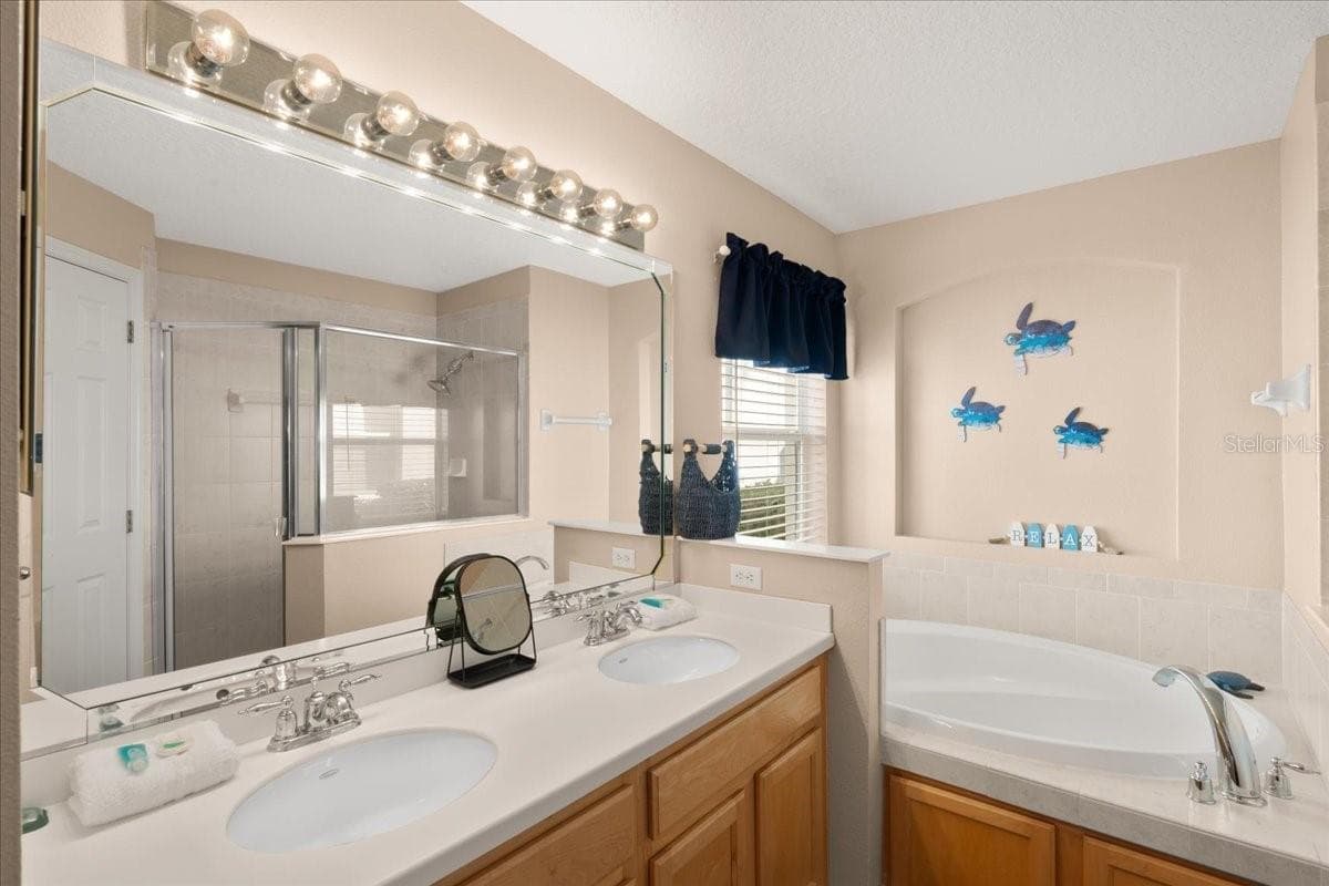 Single Family Residence at 126 HENLEY CIR, DAVENPORT, photo 19 of 50