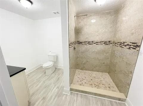 walk in shower - 2506 PARADISE CIR, KISSIMMEE