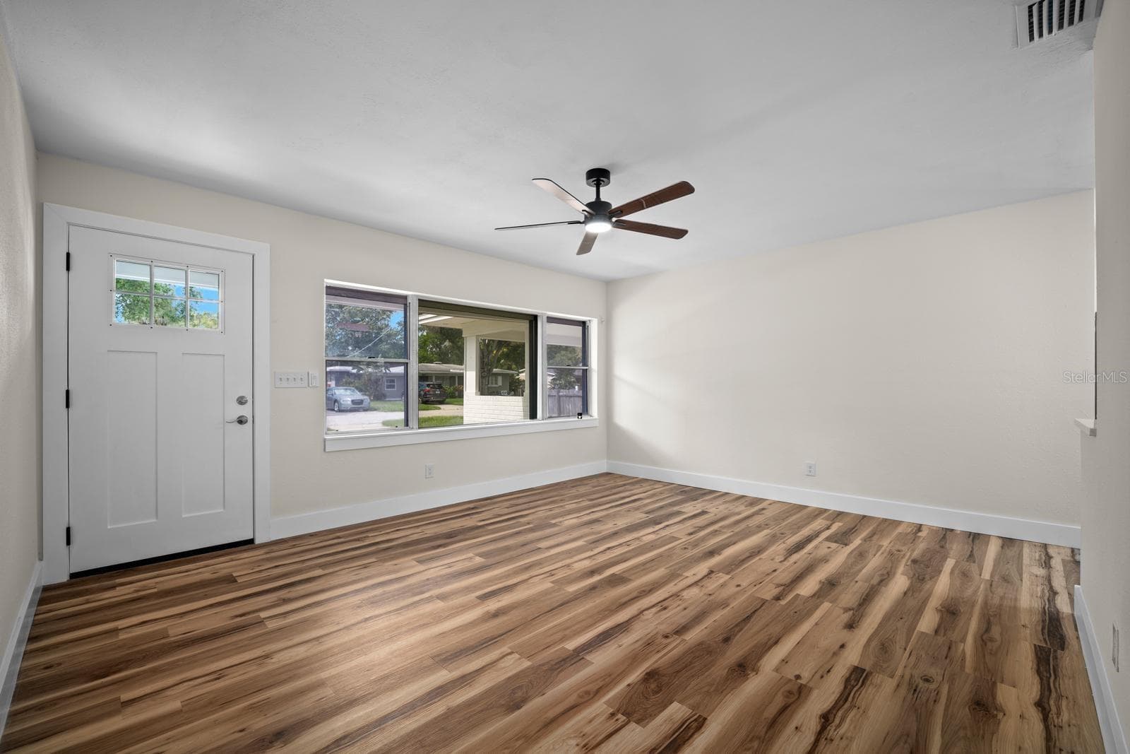 Single Family Residence at 4512 S LOIS AVE, TAMPA, photo 7 of 37