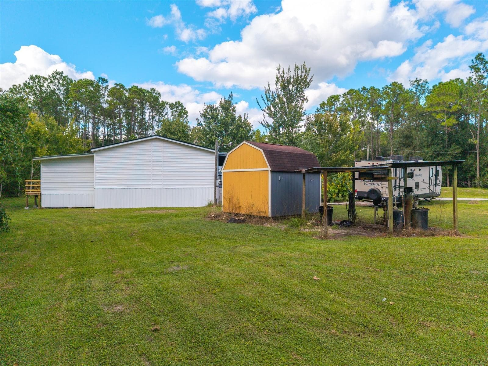 Manufactured Home at 17822 COMMONWEALTH AVE N, POLK CITY, photo 5 of 39