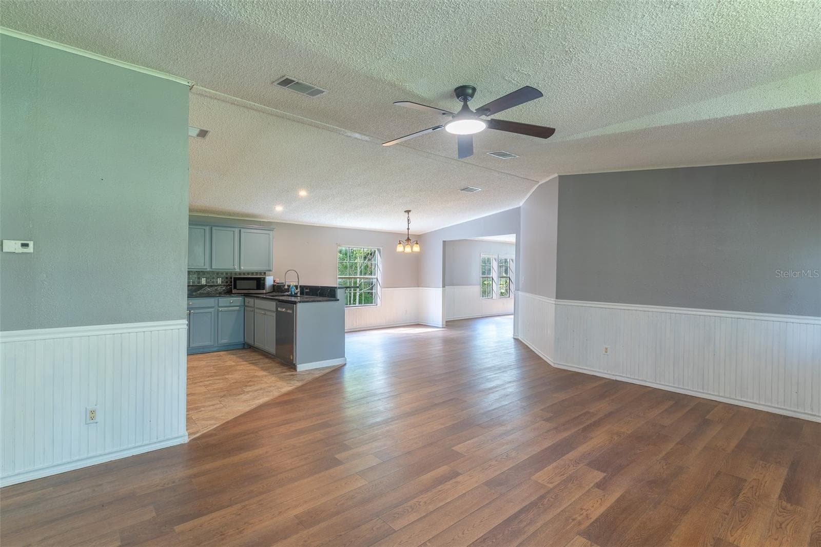 Manufactured Home at 17822 COMMONWEALTH AVE N, POLK CITY, photo 11 of 39
