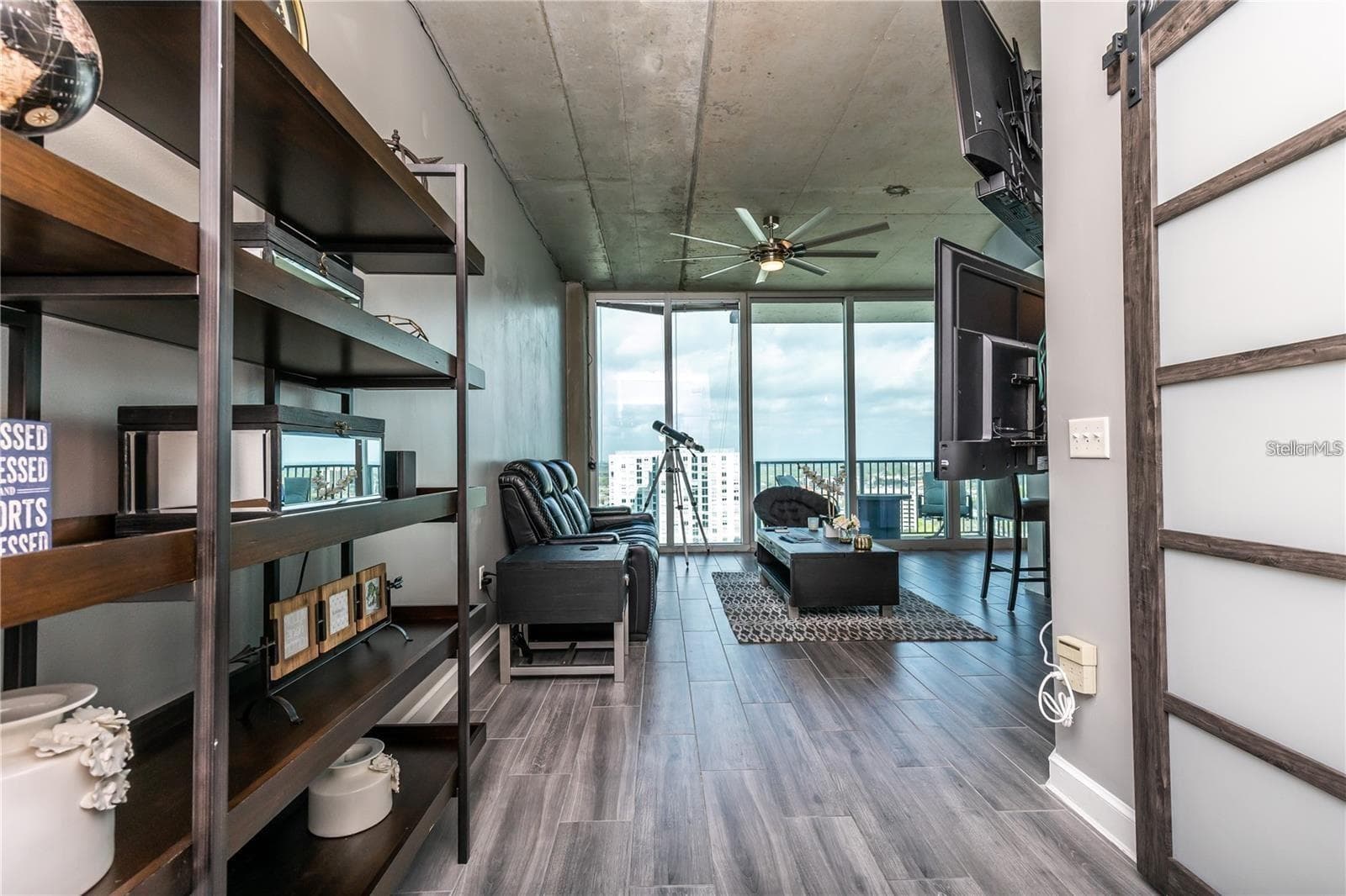 Condominium at 777 N ASHLEY DR #2209, TAMPA, photo 3 of 14