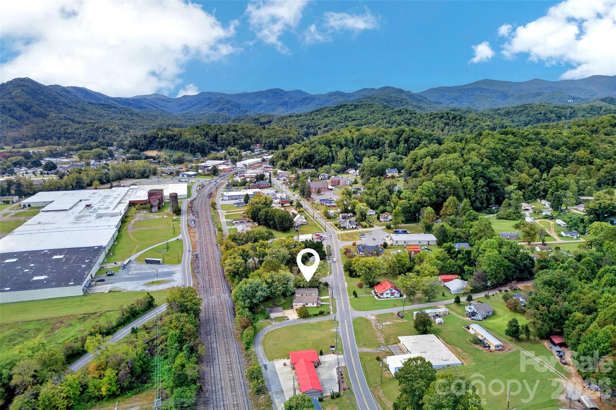 Great location in Old Fort. Walkable to all you want! - 432 & 422 E Main Street, Old Fort
