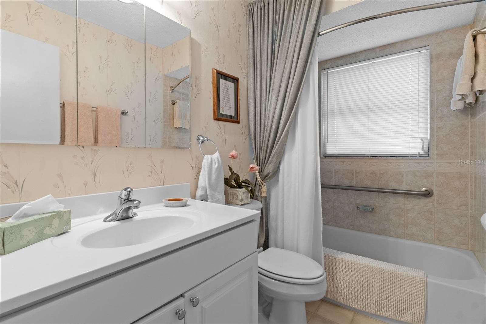 Guest Bathroom - 5525 S KLINE TER, INVERNESS