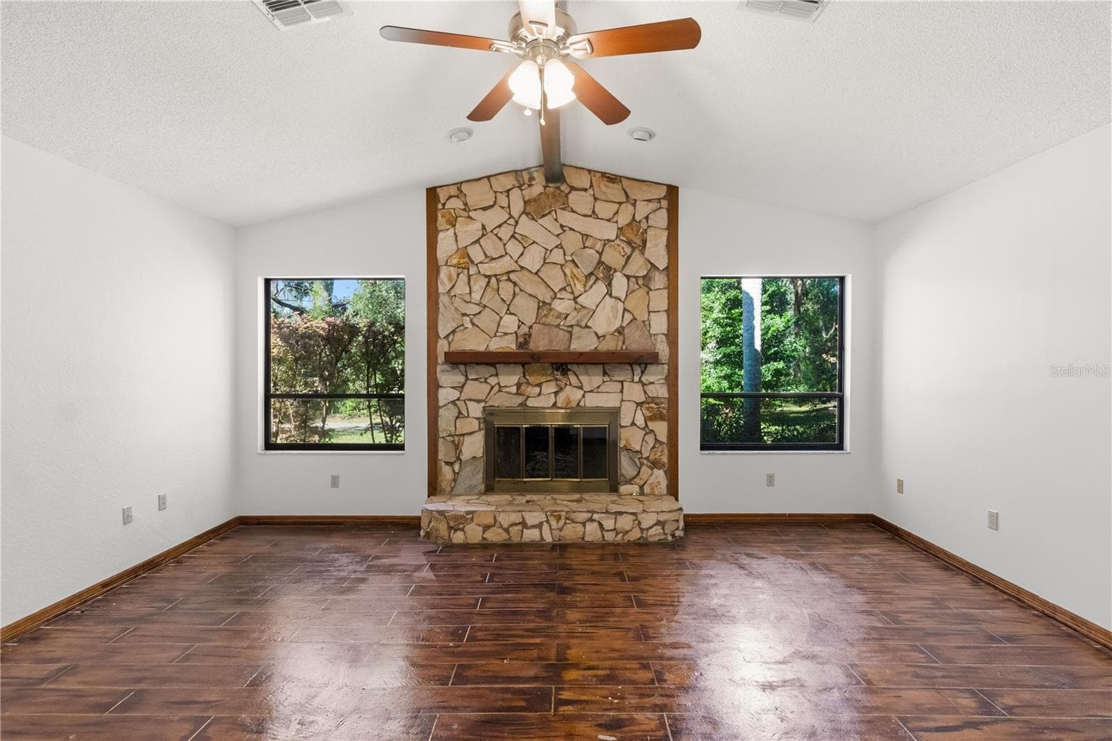 Family Room - 18644 FURMAN DR, SPRING HILL