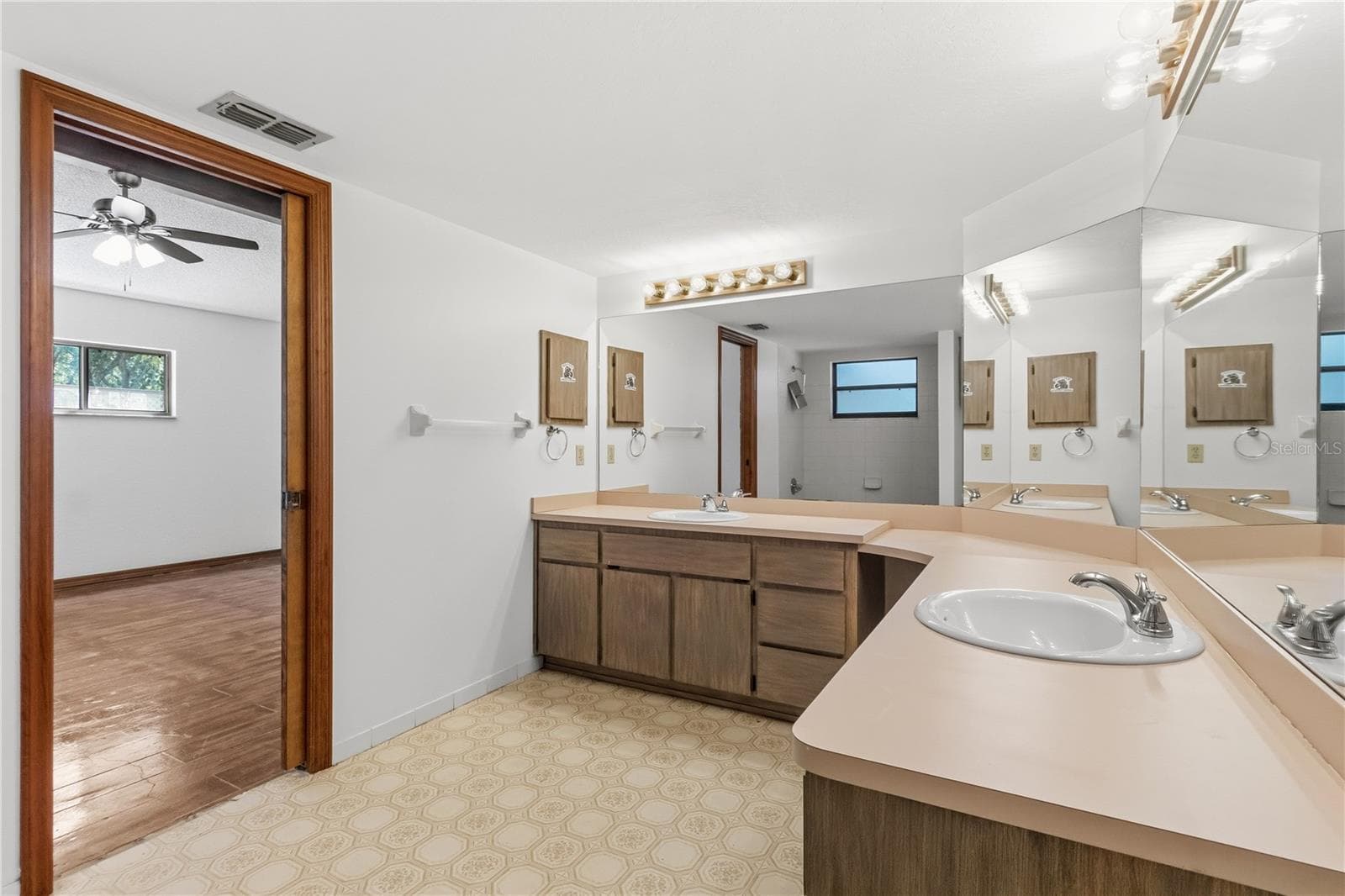 Primary Bathroom - 18644 FURMAN DR, SPRING HILL