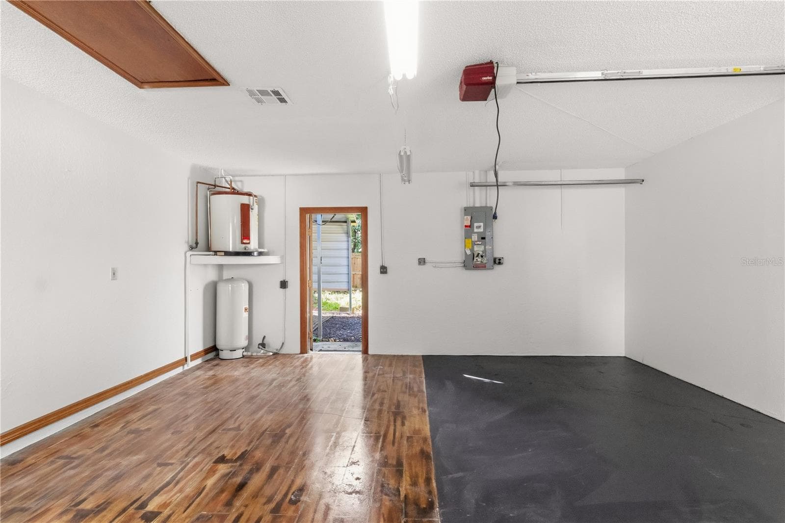 Garage - 18644 FURMAN DR, SPRING HILL
