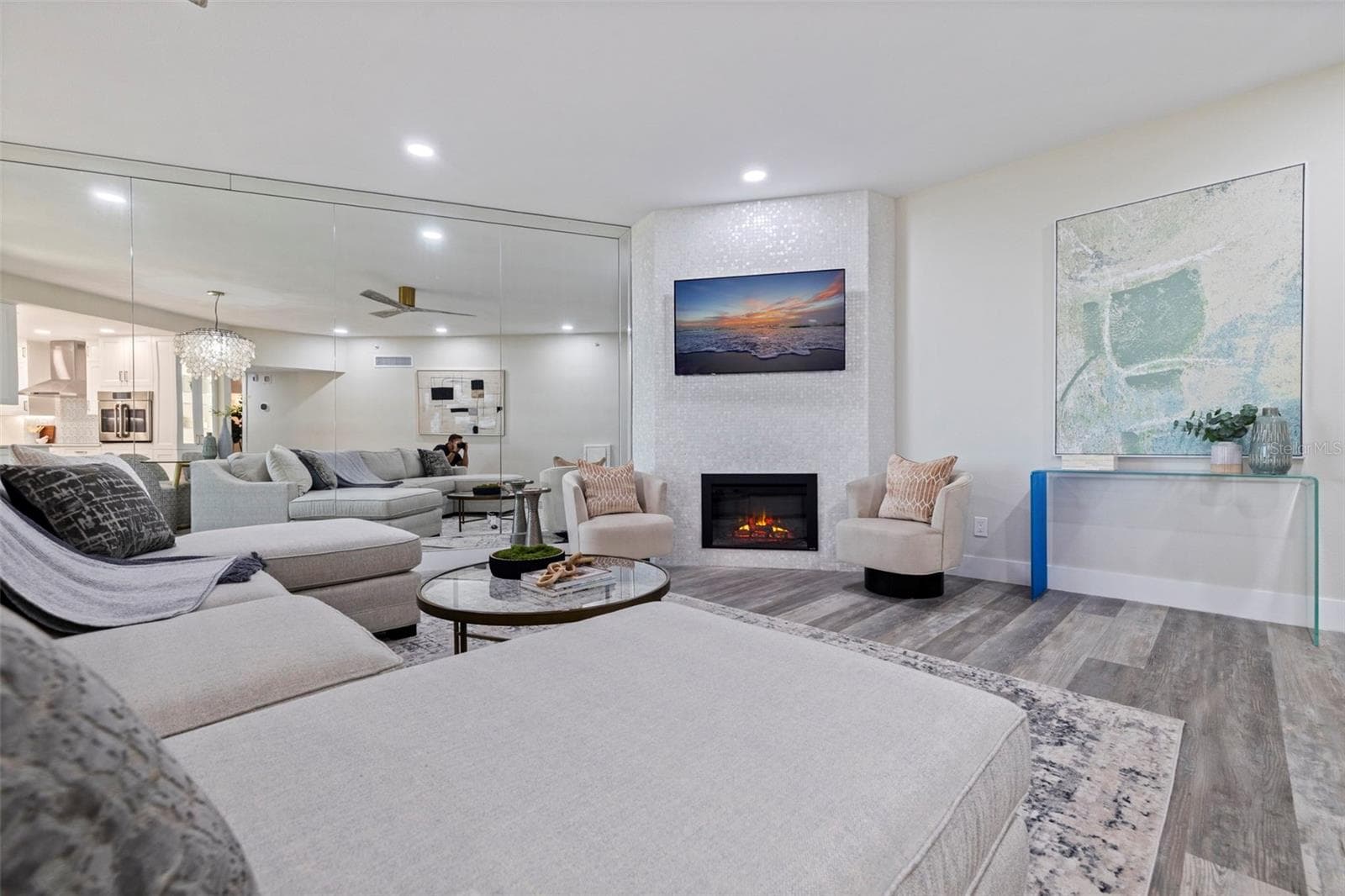 Condominium at 1600 GULF BLVD #1112, CLEARWATER, photo 9 of 59