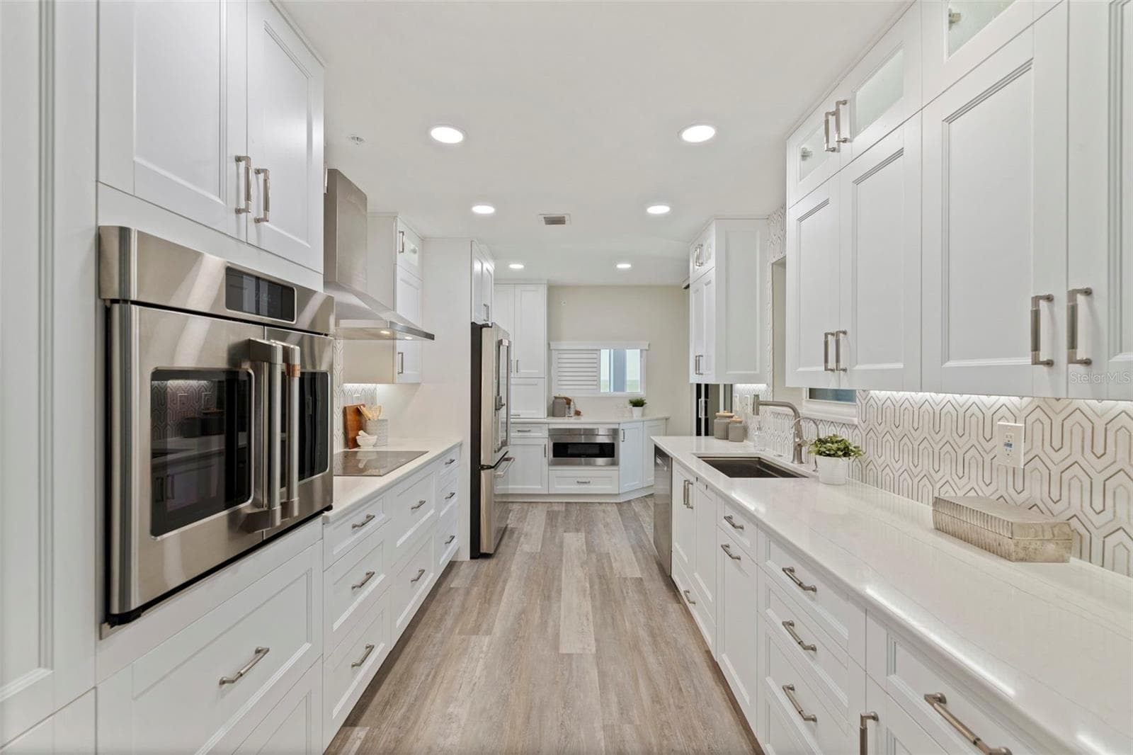 Condominium at 1600 GULF BLVD #1112, CLEARWATER, photo 13 of 59