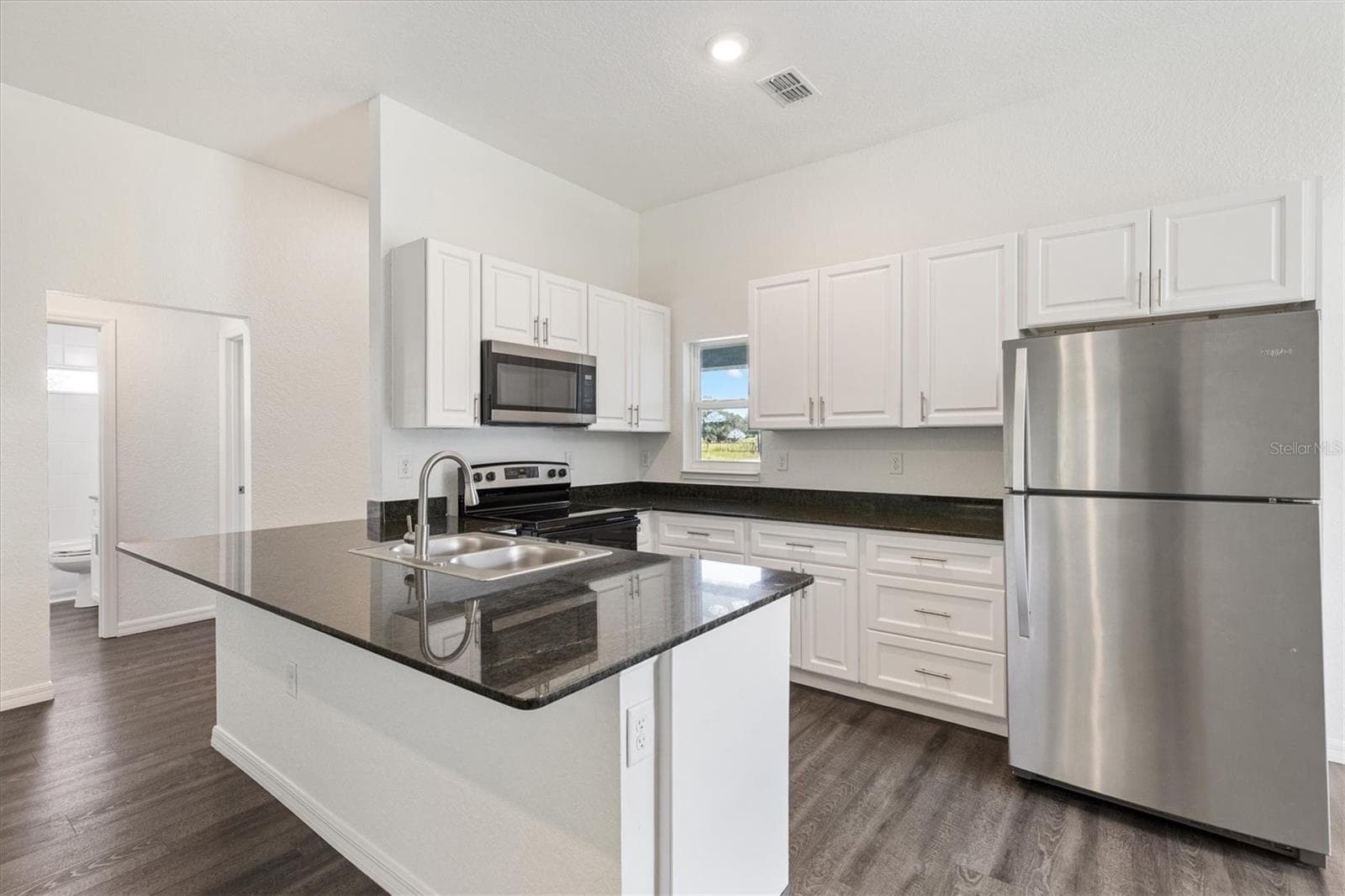 Single Family Residence at 16010 SE 91ST CT, SUMMERFIELD, photo 10 of 39