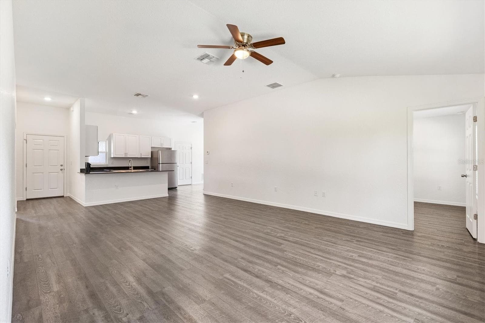 Single Family Residence at 16010 SE 91ST CT, SUMMERFIELD, photo 16 of 39