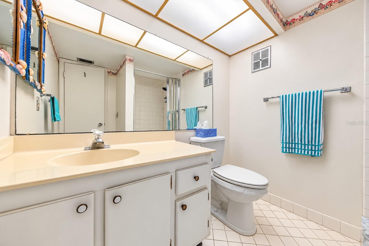 Guest Bathroom with walk-in shower - 4575 COVE CIR #709, ST PETERSBURG