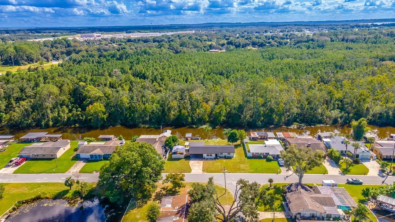 13524 COUNTRY CLUB DR