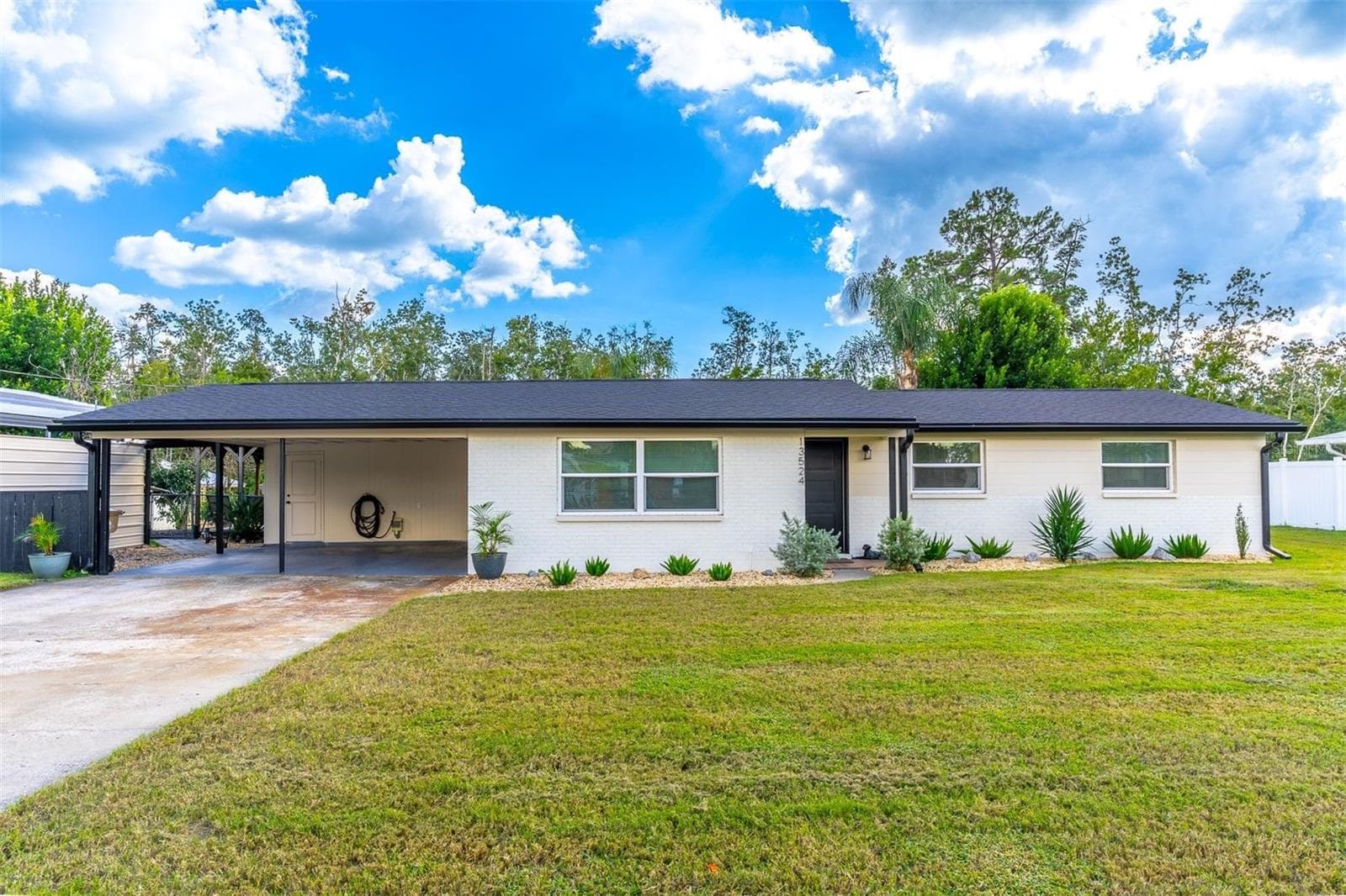 Single Family Residence at 13524 COUNTRY CLUB DR, TAVARES, photo 16 of 78