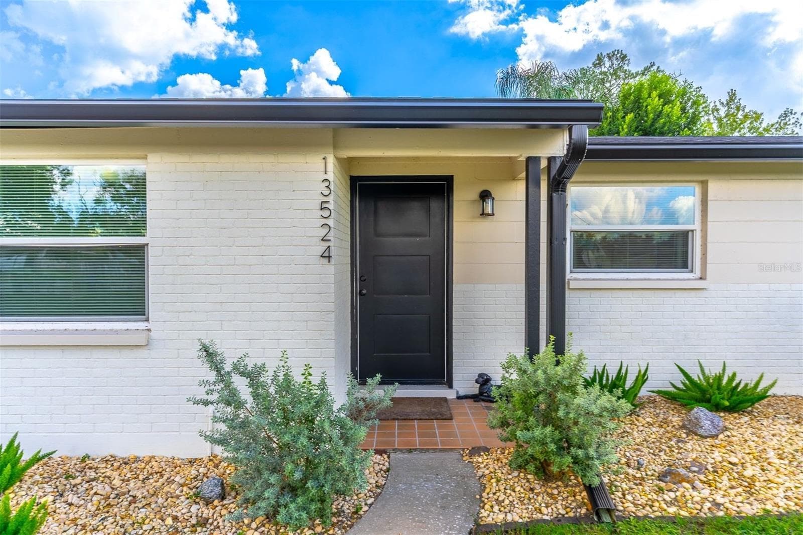 Single Family Residence at 13524 COUNTRY CLUB DR, TAVARES, photo 18 of 78