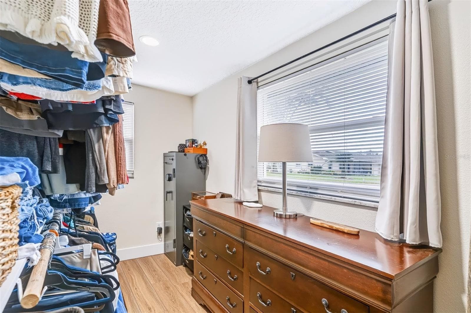 Single Family Residence at 13524 COUNTRY CLUB DR, TAVARES, photo 35 of 78