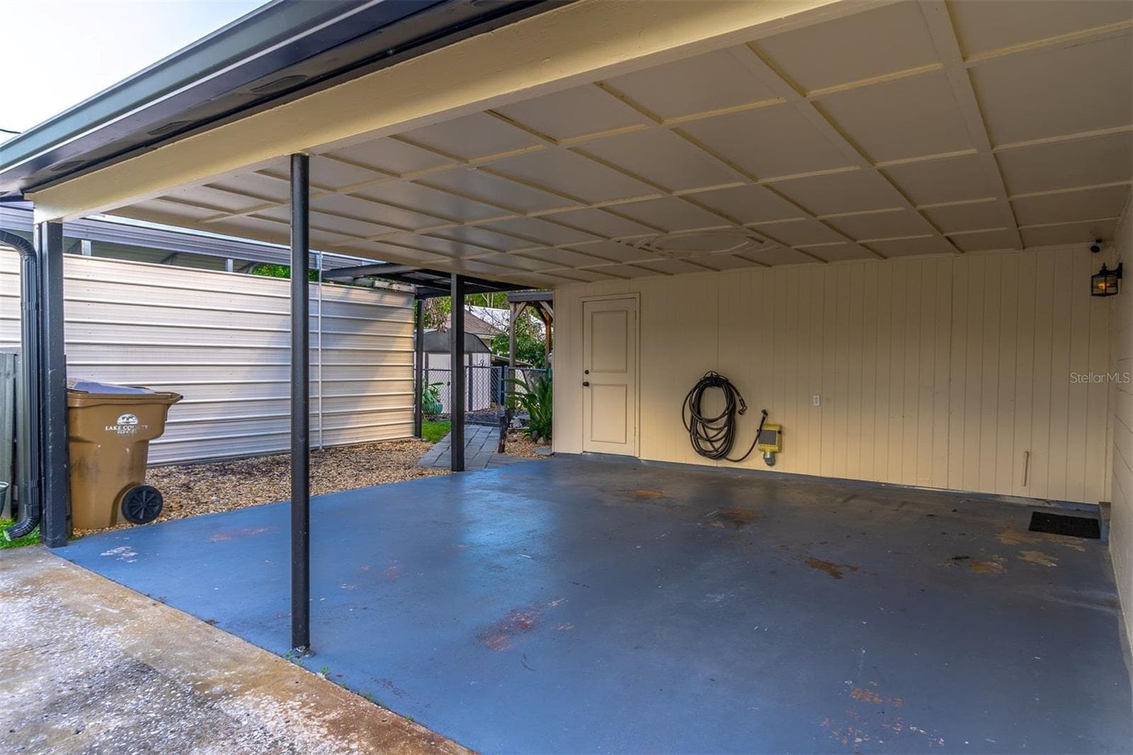 Single Family Residence at 13524 COUNTRY CLUB DR, TAVARES, photo 46 of 78