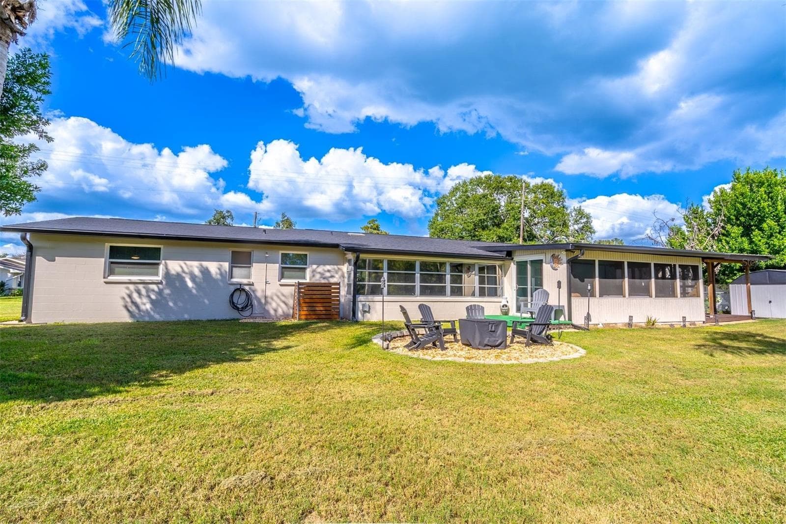 Single Family Residence at 13524 COUNTRY CLUB DR, TAVARES, photo 52 of 78