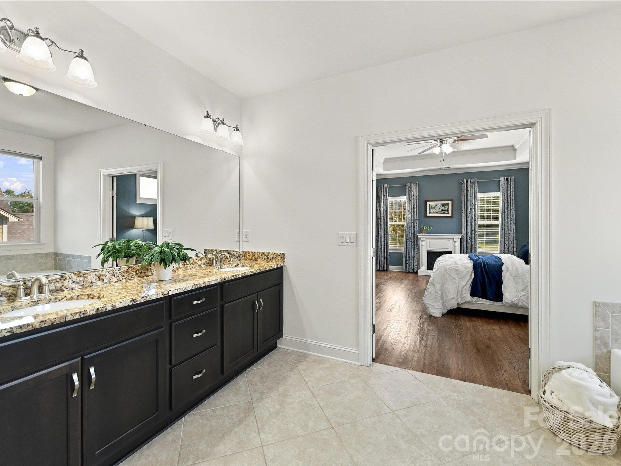 Single Family Residence at 522 Iron Horse Lane, Midland, photo 19 of 47