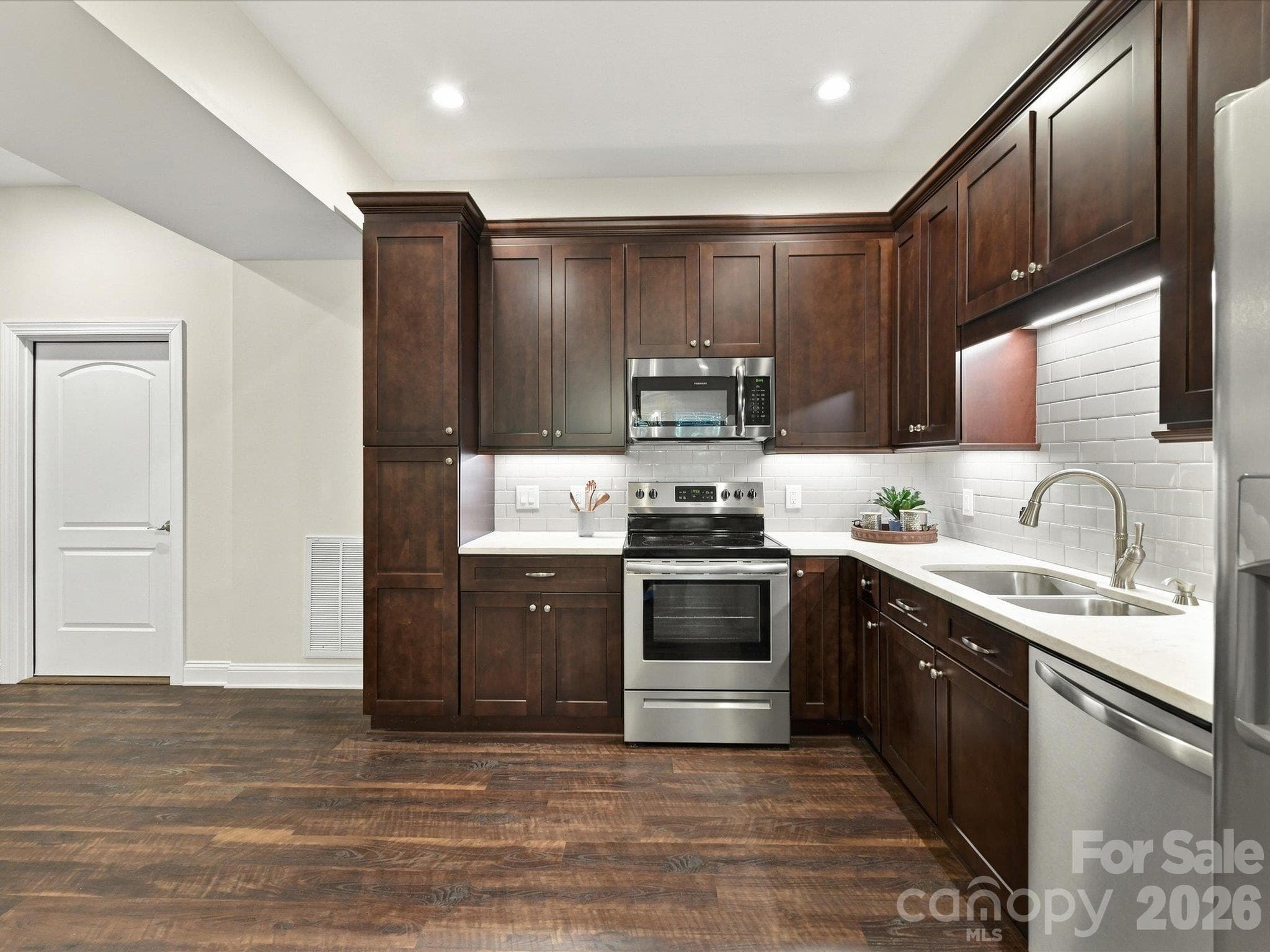 Single Family Residence at 522 Iron Horse Lane, Midland, photo 27 of 47