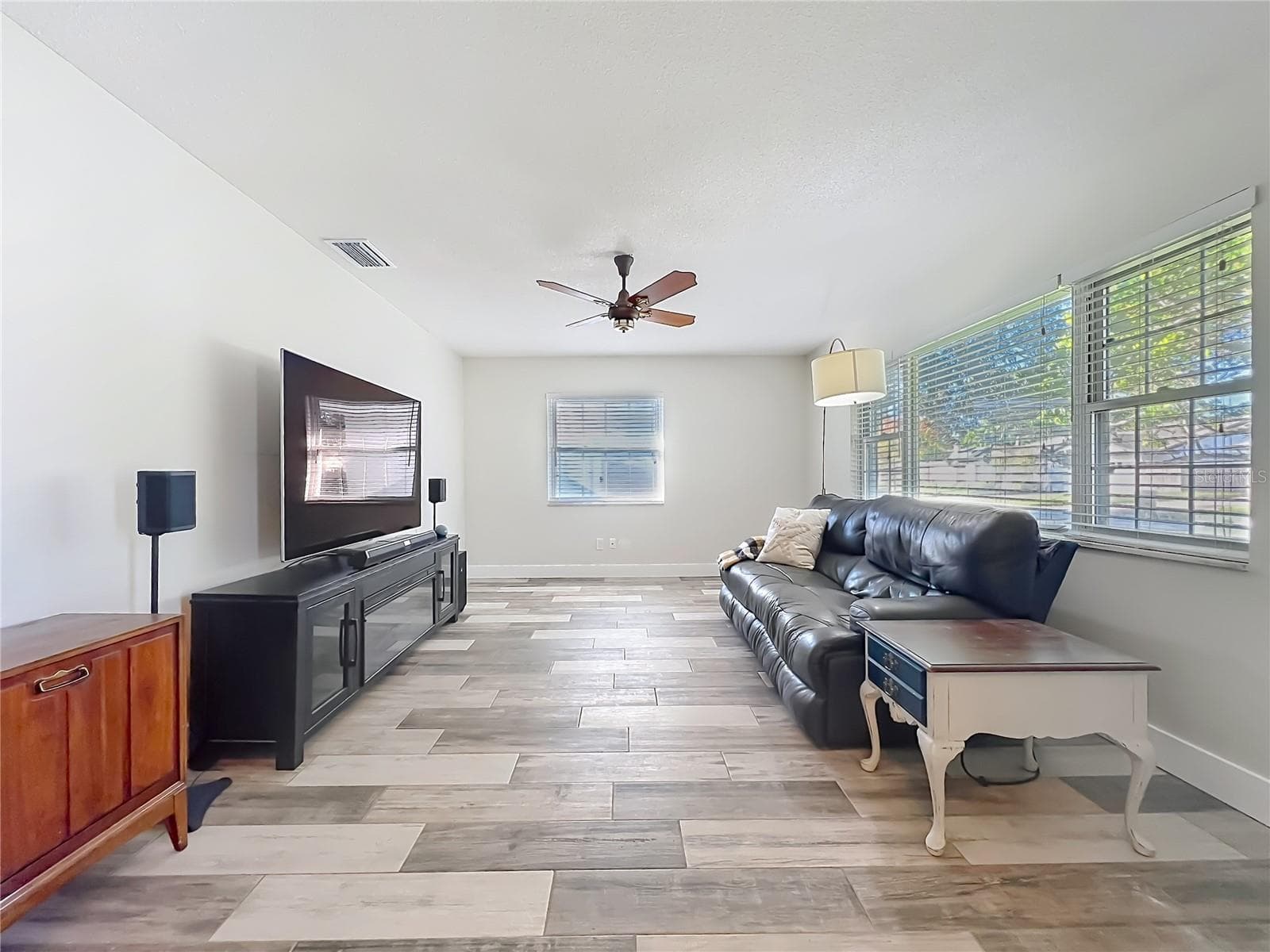 Bright & Airy Entertaining Area - 346 ELKHORN CT, WINTER PARK