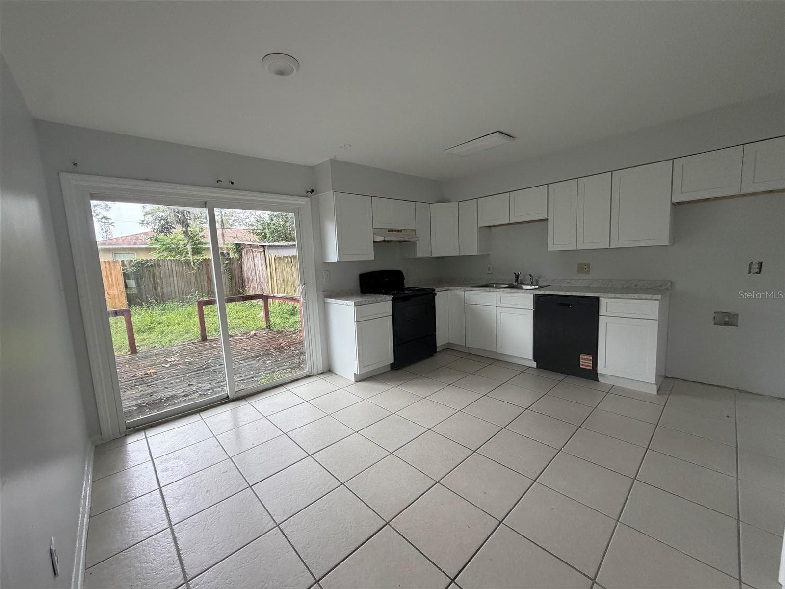 Duplex at 737 E CHURCH AVE, LONGWOOD, photo 3 of 21