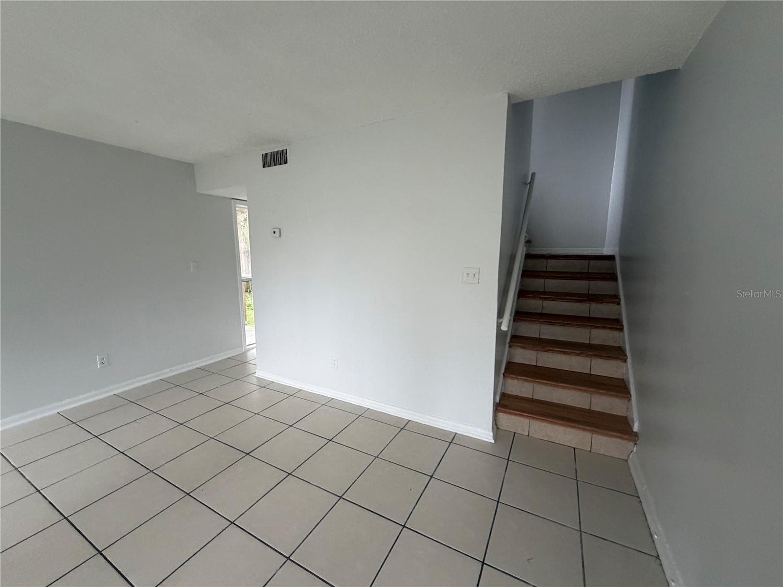 Duplex at 737 E CHURCH AVE, LONGWOOD, photo 6 of 21