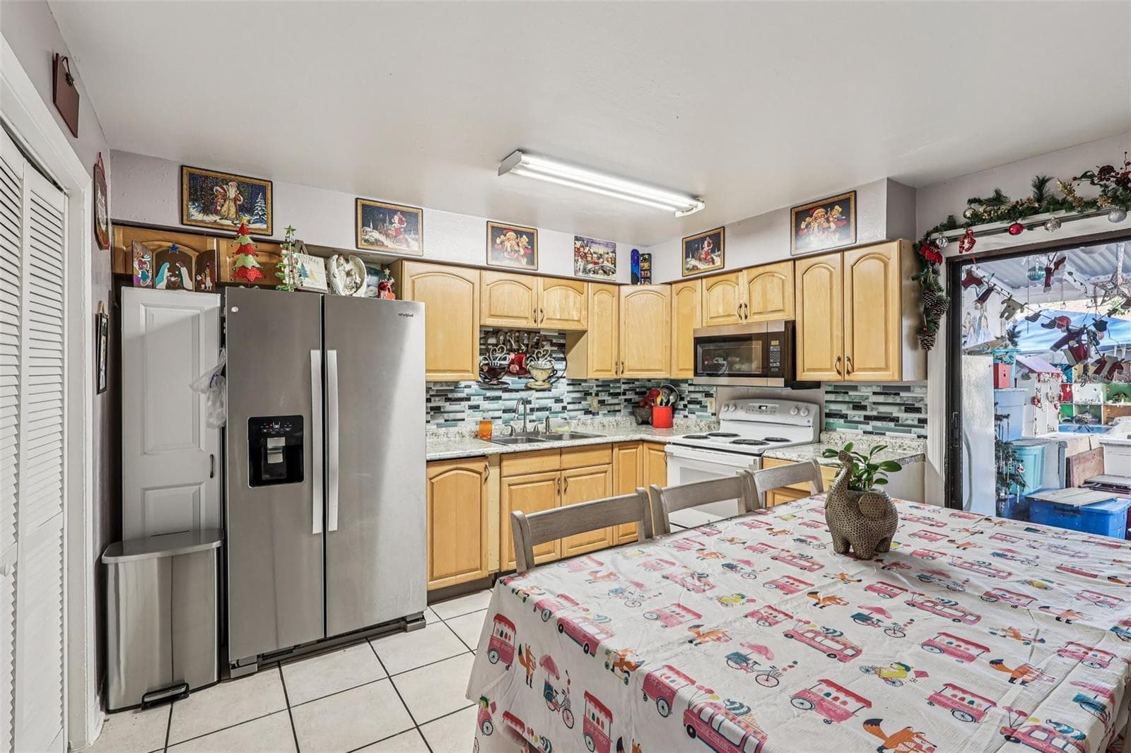 Duplex at 737 E CHURCH AVE, LONGWOOD, photo 15 of 21