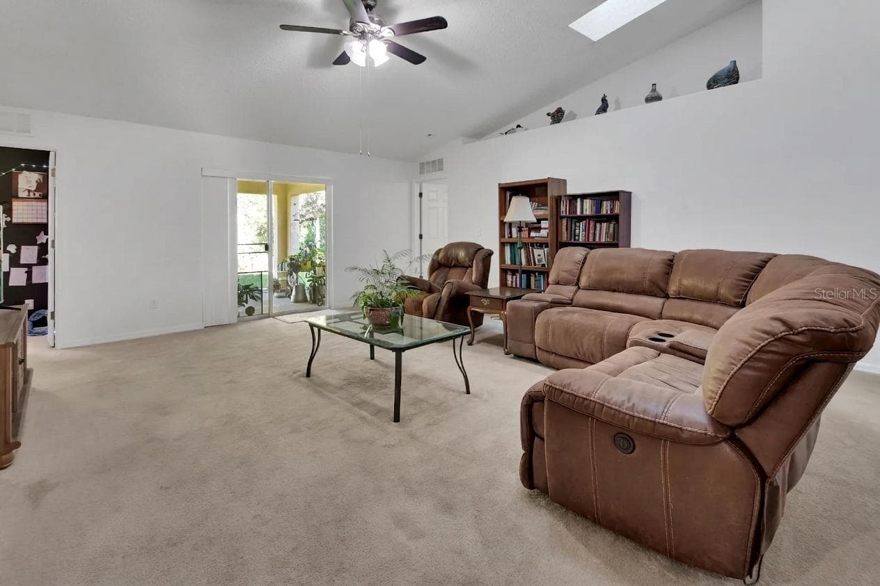Expansive Living room - 9 PERTHSHIRE LN, PALM COAST