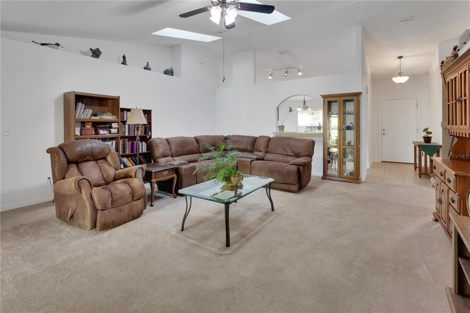 A convenient pass through to the kitchen - 9 PERTHSHIRE LN, PALM COAST