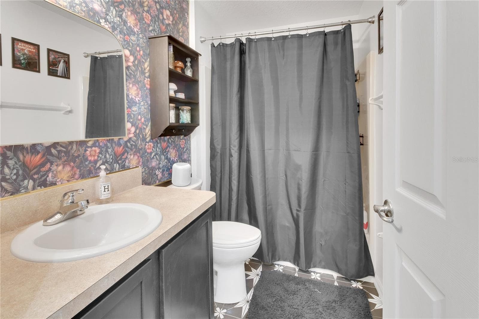 Hall Bath - 9 PERTHSHIRE LN, PALM COAST