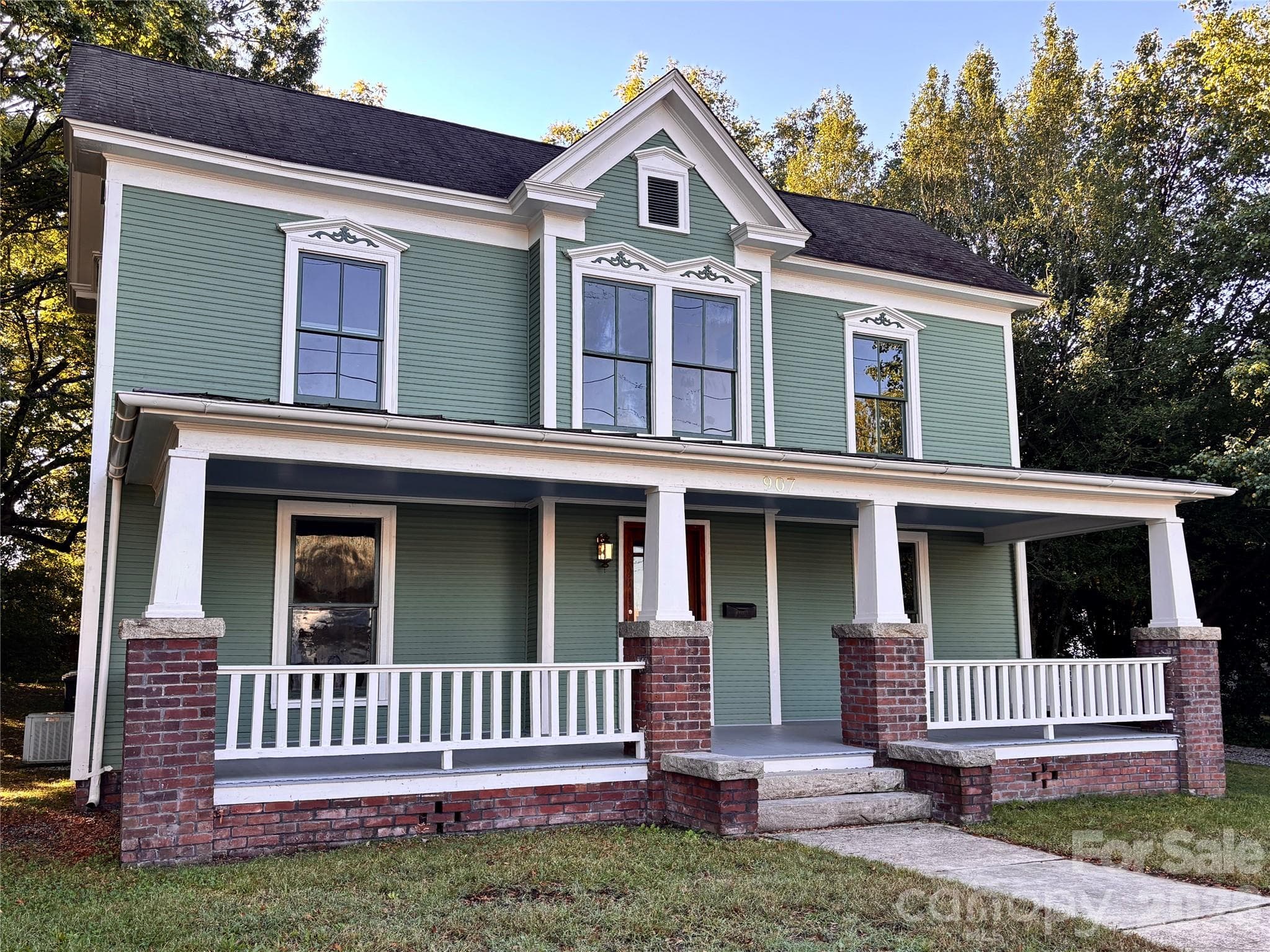 Single Family Residence at 907 S Fulton Street, Salisbury, photo 2 of 23