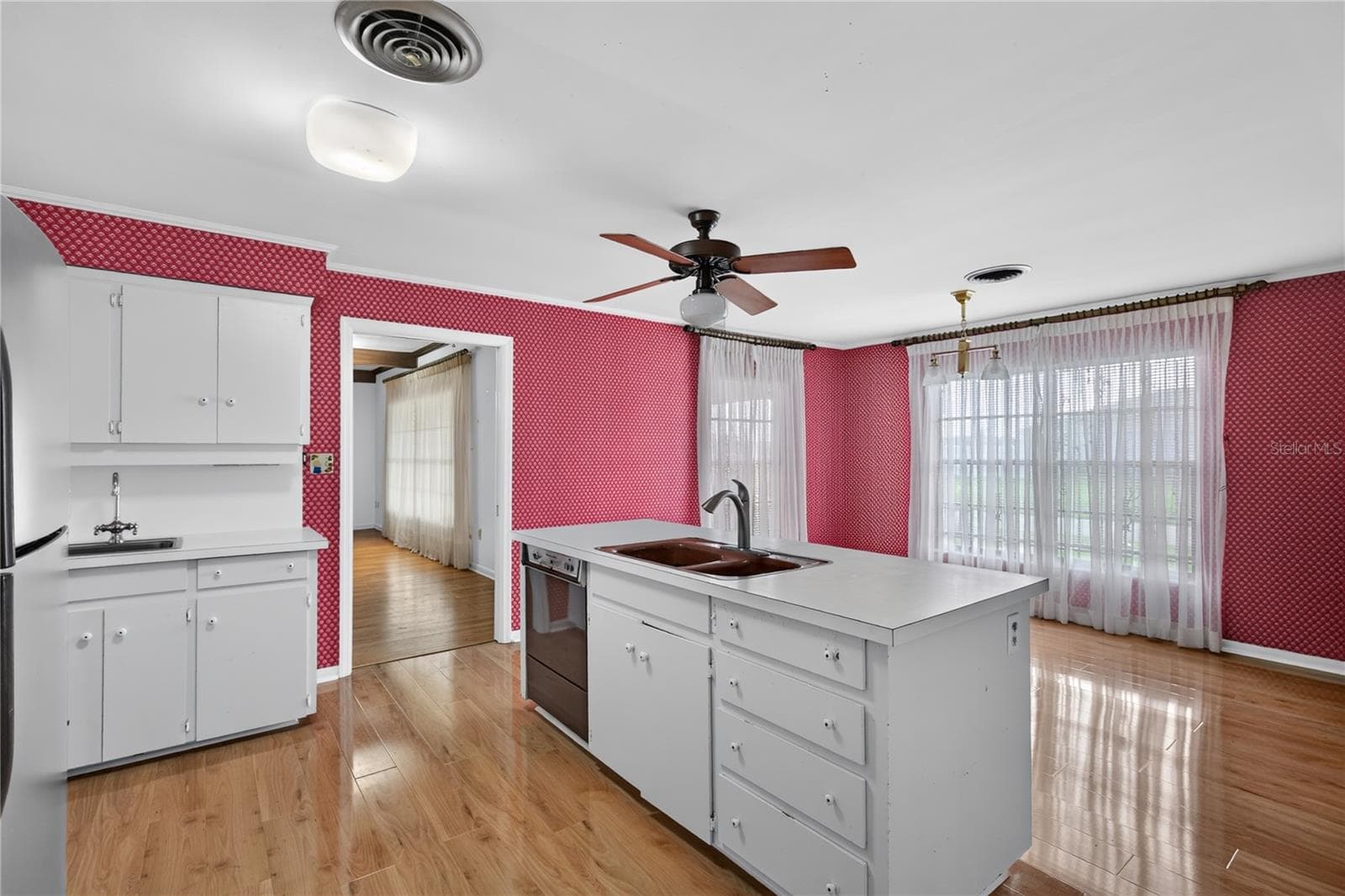Single Family Residence at 2000 FAIRWAY DR, EUSTIS, photo 13 of 40