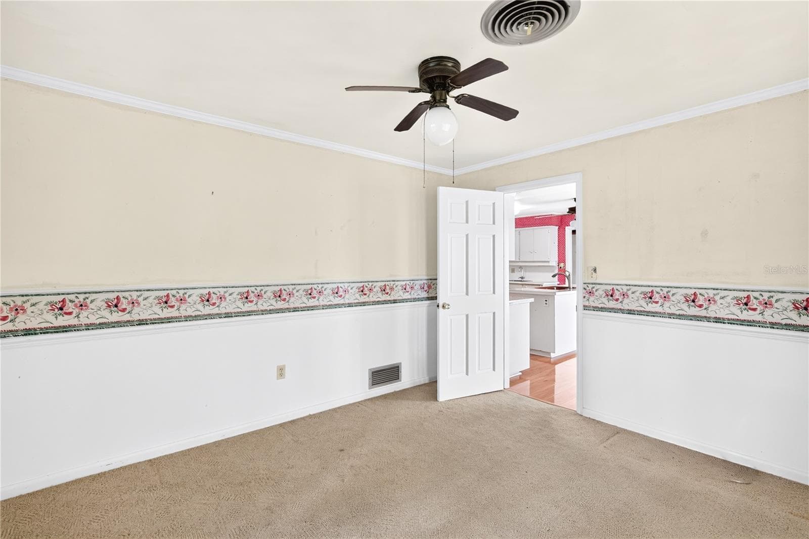Single Family Residence at 2000 FAIRWAY DR, EUSTIS, photo 16 of 40