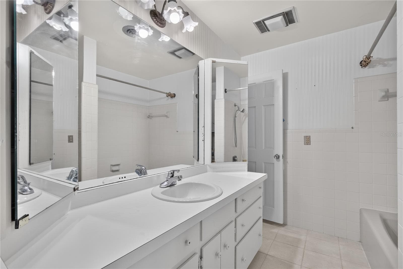 Single Family Residence at 2000 FAIRWAY DR, EUSTIS, photo 25 of 40