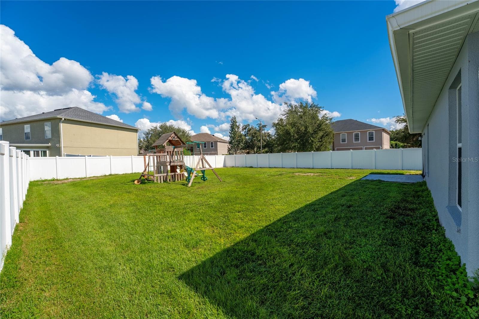 Single Family Residence at 4106 LONGWORTH LOOP, KISSIMMEE, photo 4 of 35