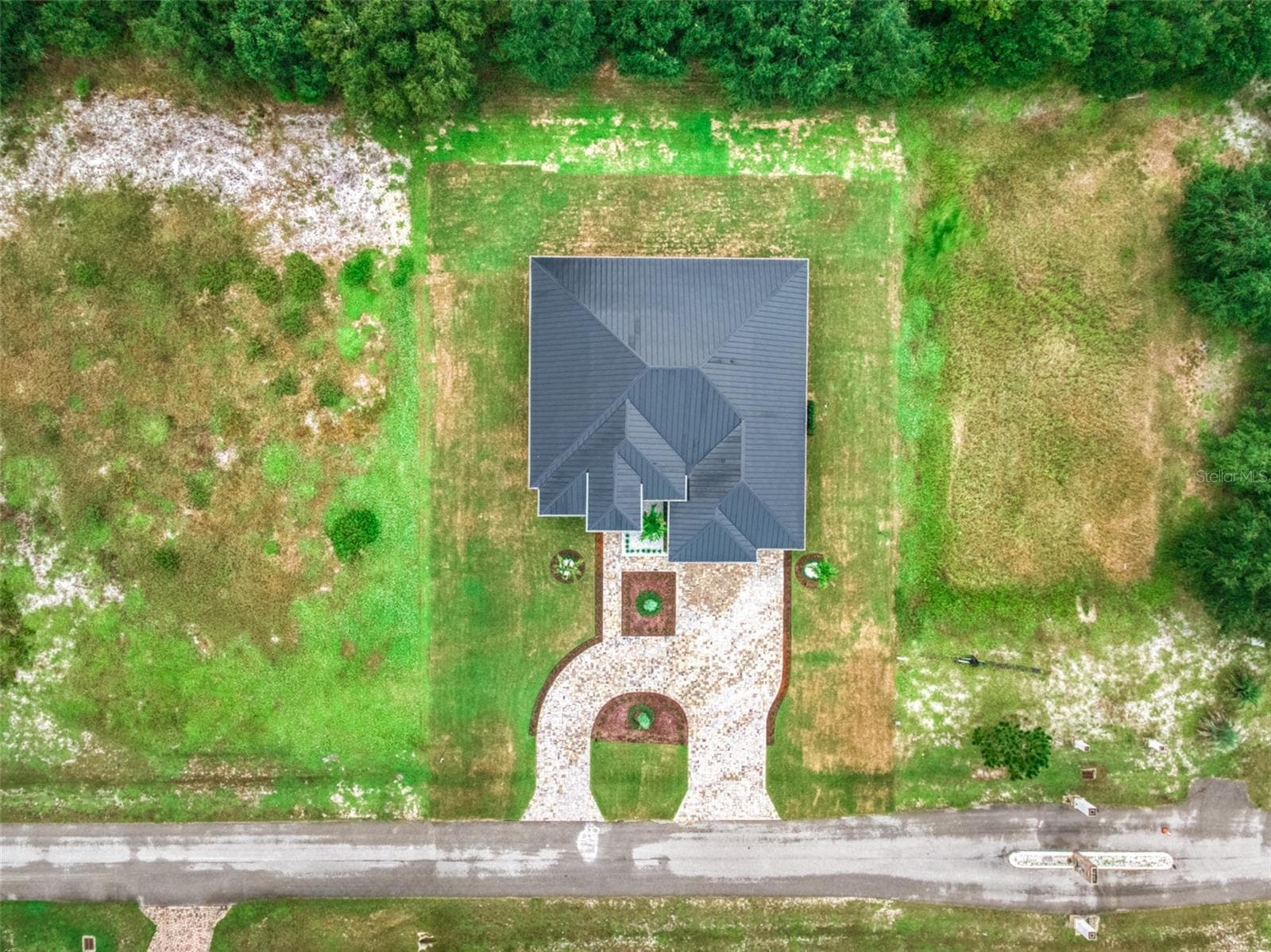 Single Family Residence at 1613 TUSCANY CT, SEBRING, photo 2 of 74