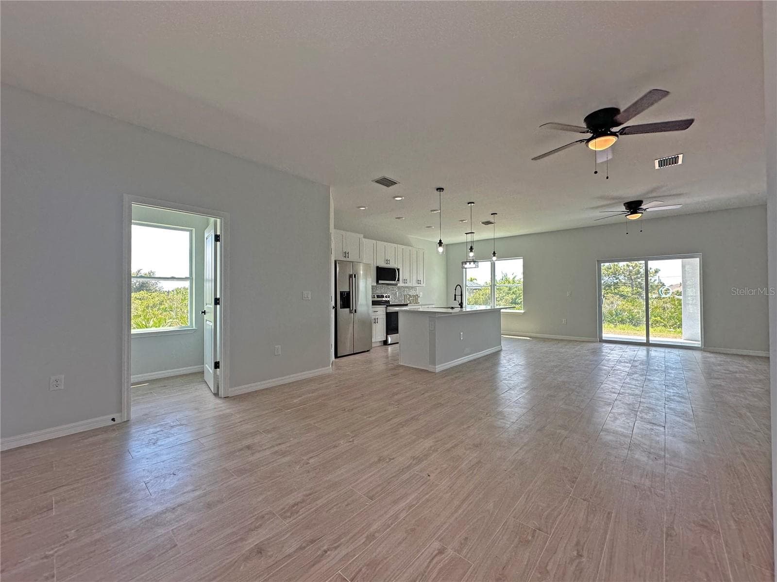 Single Family Residence at 13565 JERONIMO LN, PORT CHARLOTTE, photo 4 of 13