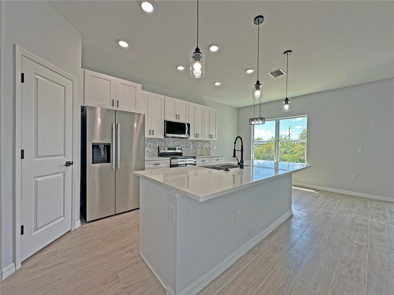 Single Family Residence at 13565 JERONIMO LN, PORT CHARLOTTE, photo 6 of 13