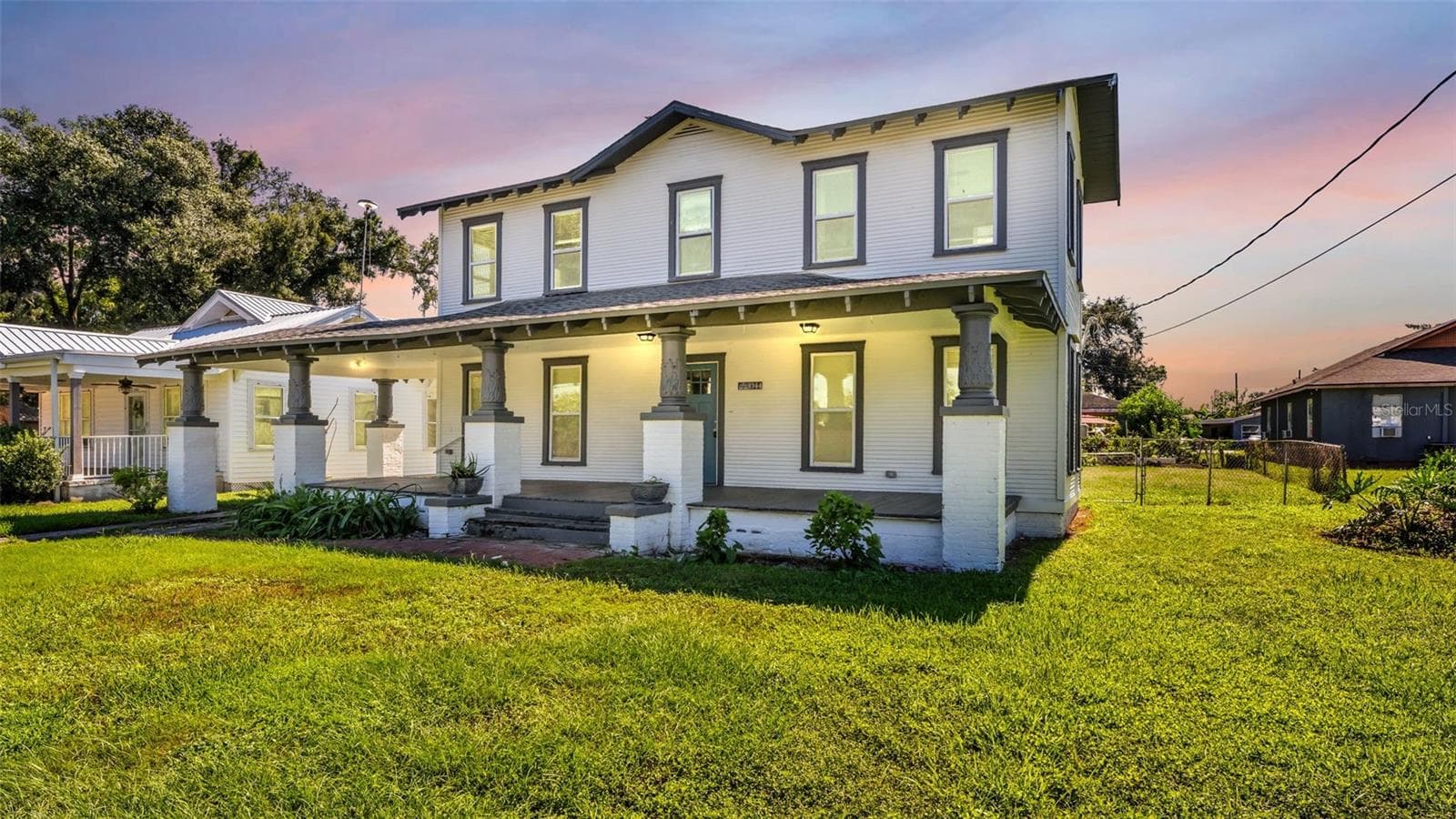 Single Family Residence at 1044 W LIME ST, LAKELAND, photo 2 of 55