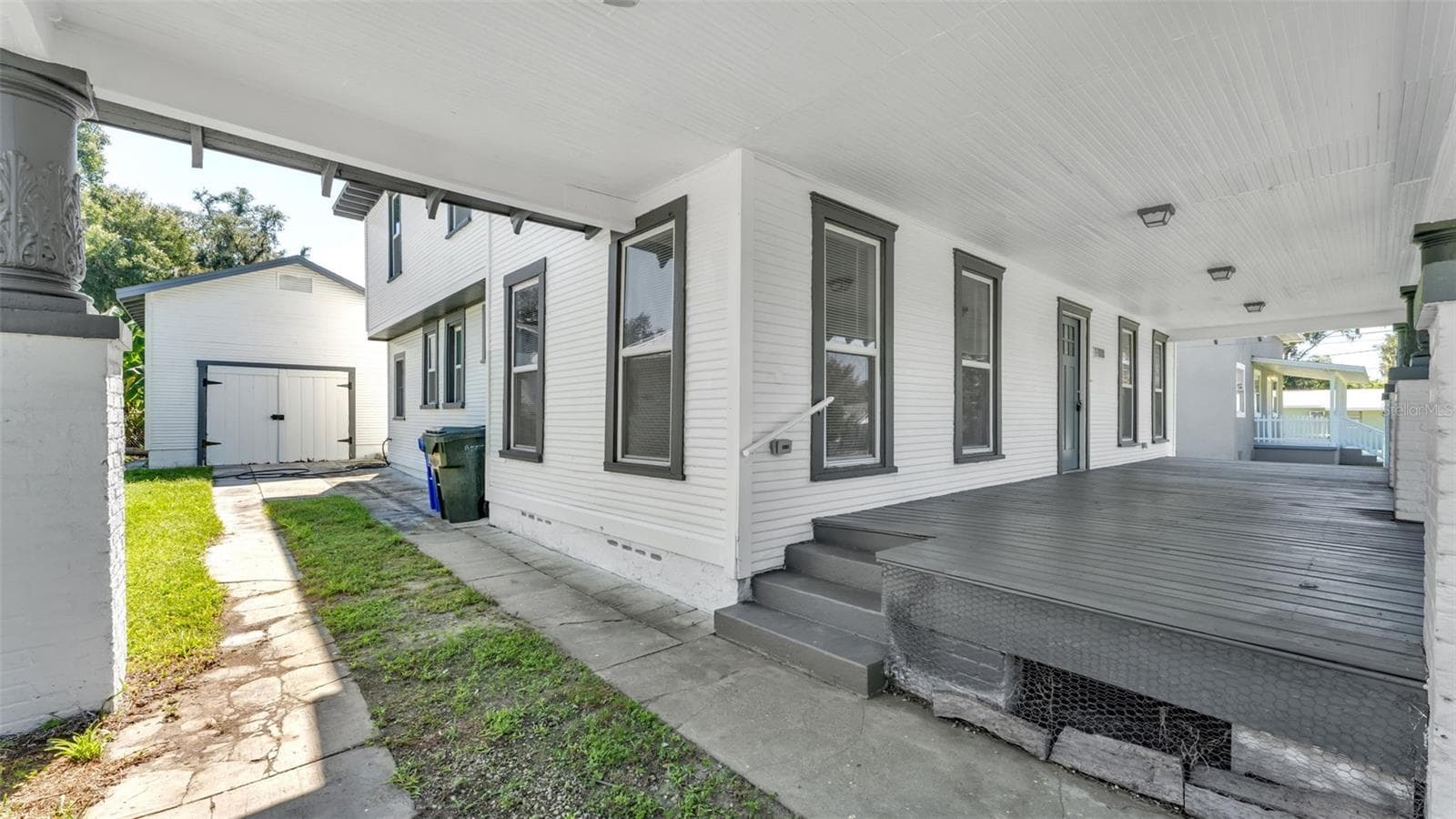 Single Family Residence at 1044 W LIME ST, LAKELAND, photo 7 of 55