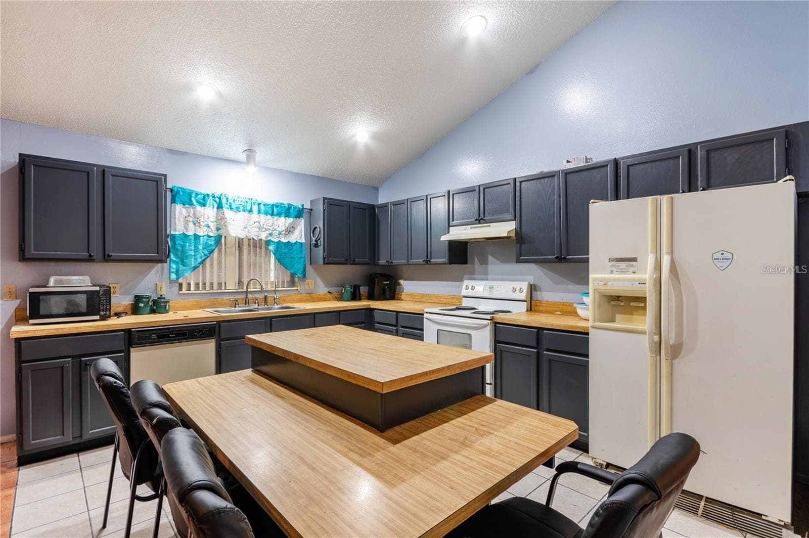 Single Family Residence at 2802 DANFORTH DR, ORLANDO, photo 5 of 11
