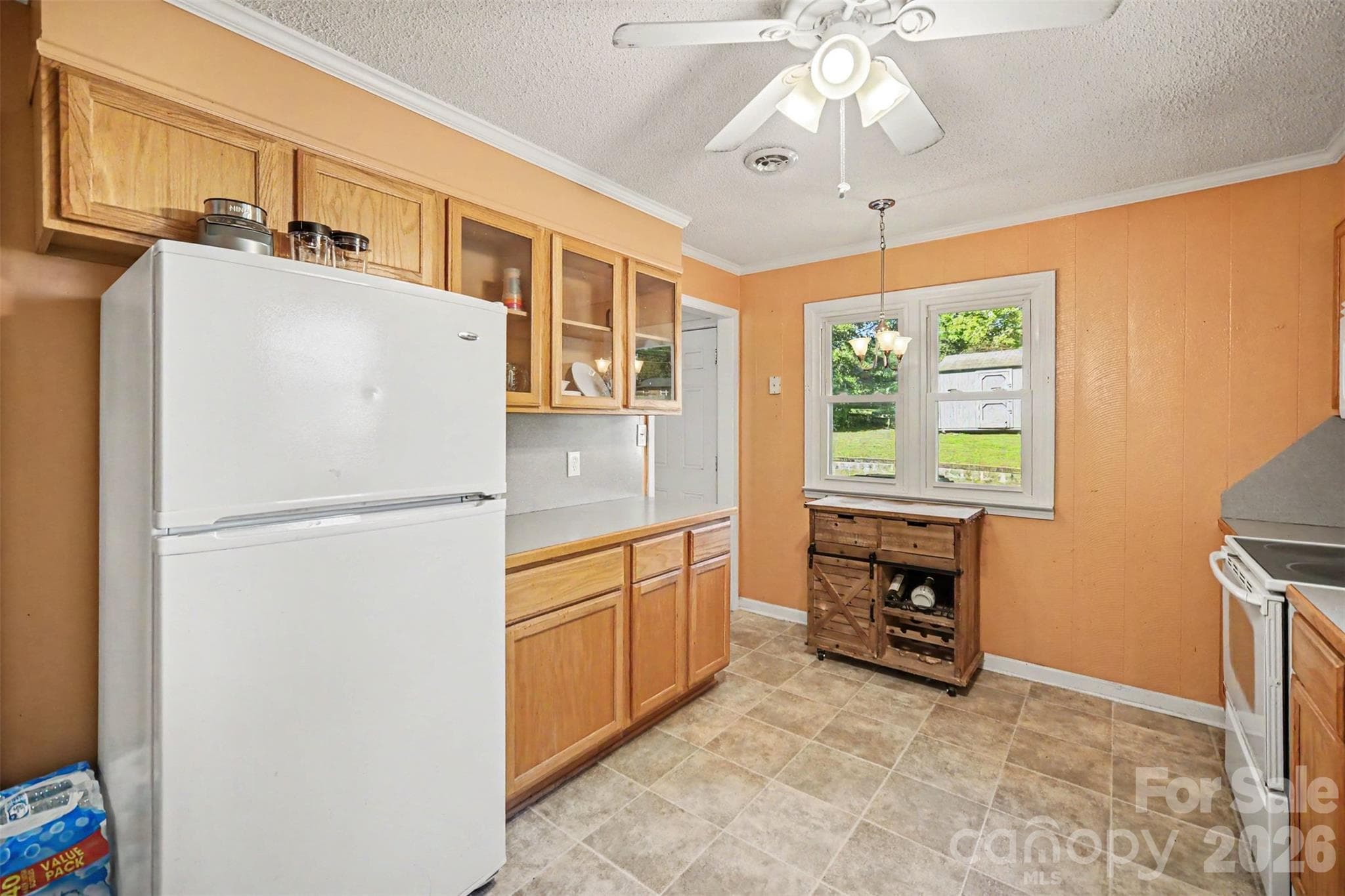 Single Family Residence at 402 Sunset Circle, Dallas, photo 31 of 46