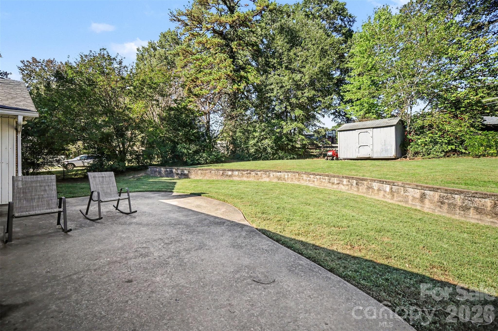 Single Family Residence at 402 Sunset Circle, Dallas, photo 32 of 46