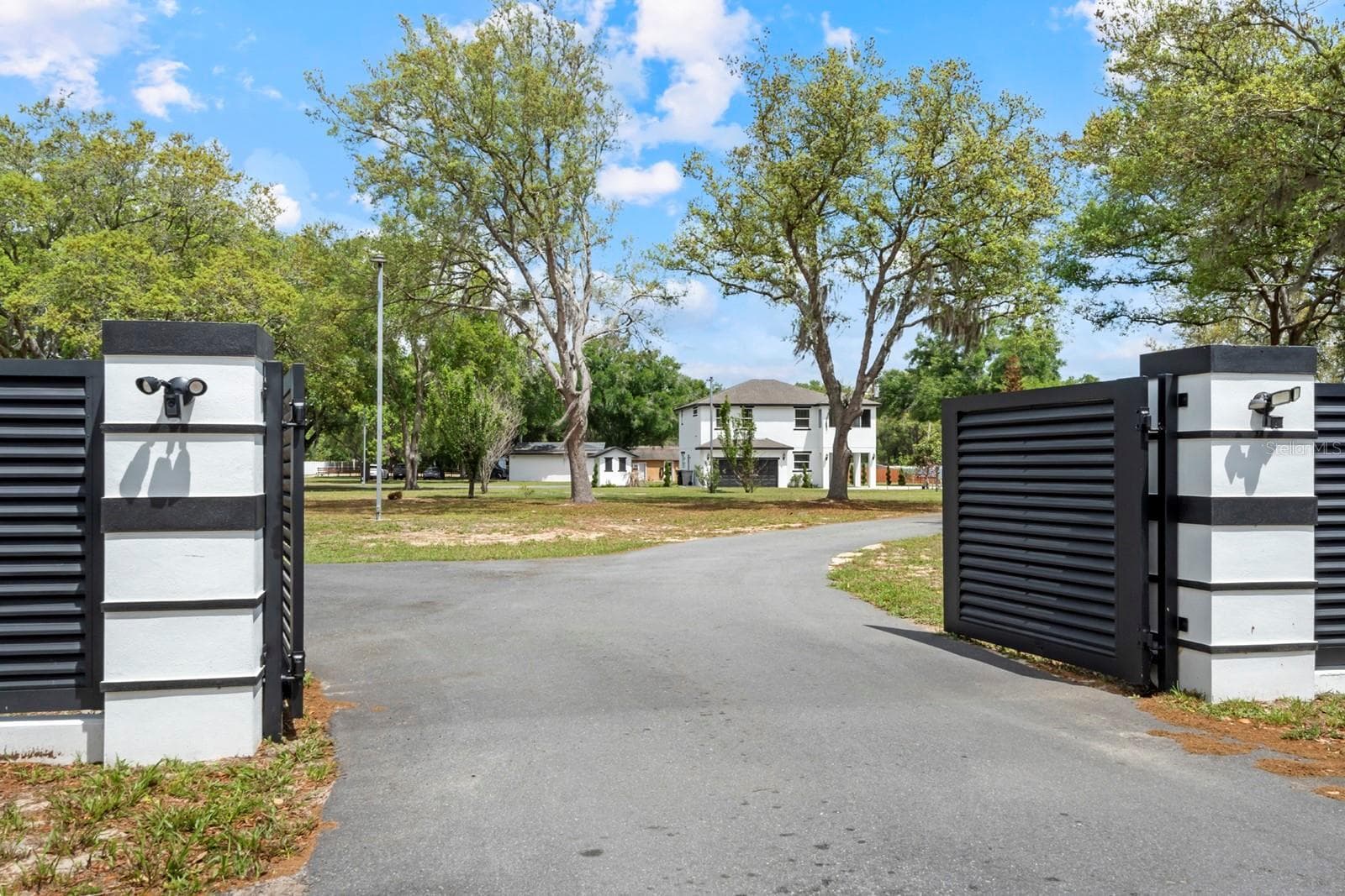Single Family Residence at 2509 APPY LN, APOPKA, photo 2 of 48