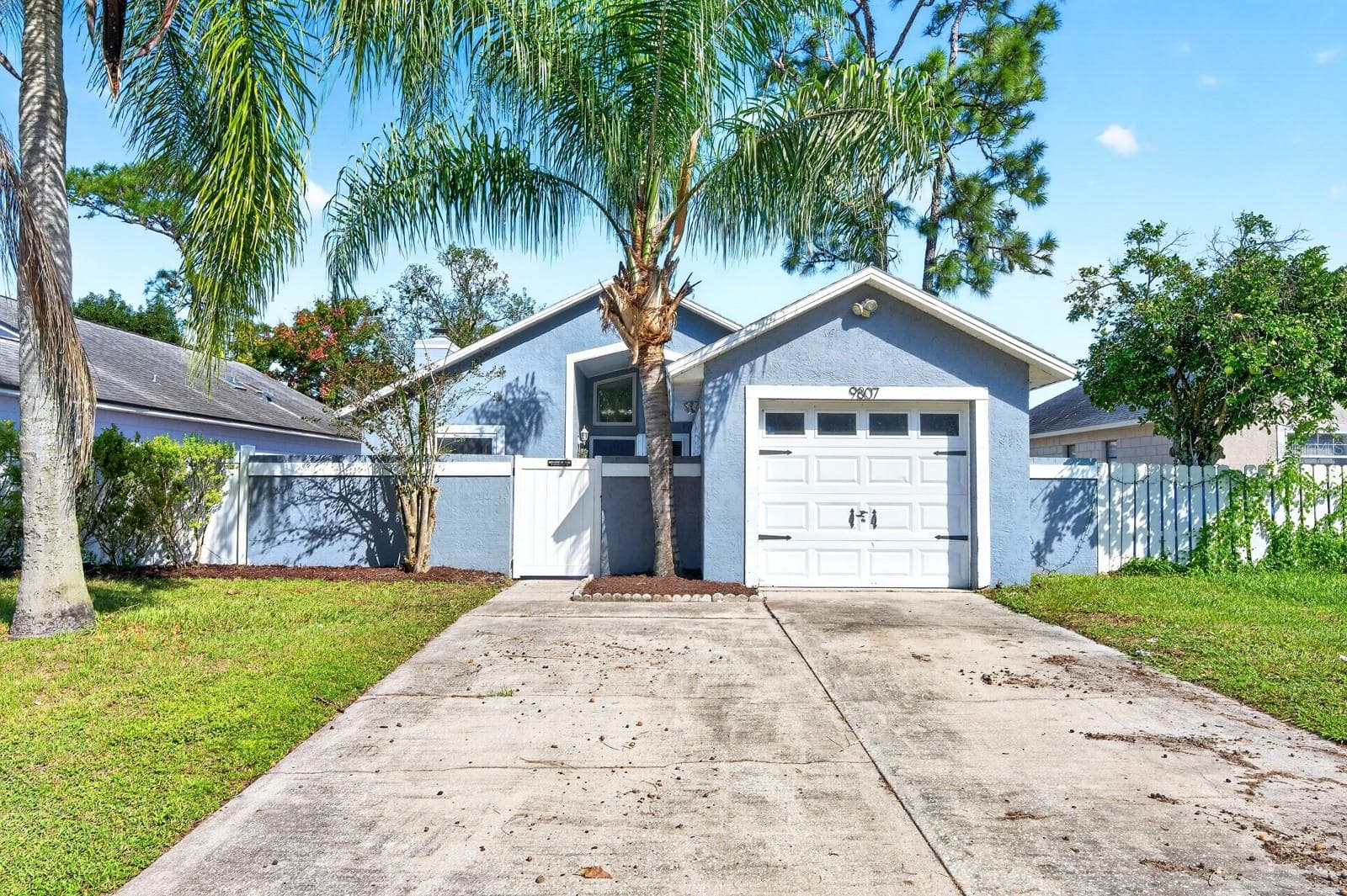 **WELCOME HOME** - 9807 PINEY POINT CIR, ORLANDO