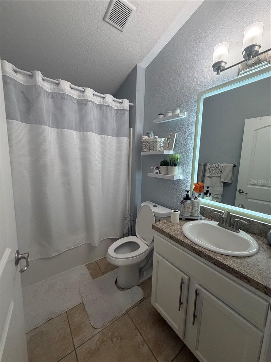 Single Family Residence at 1358 BUCKEYE TRACE BLVD, WINTER HAVEN, photo 6 of 10
