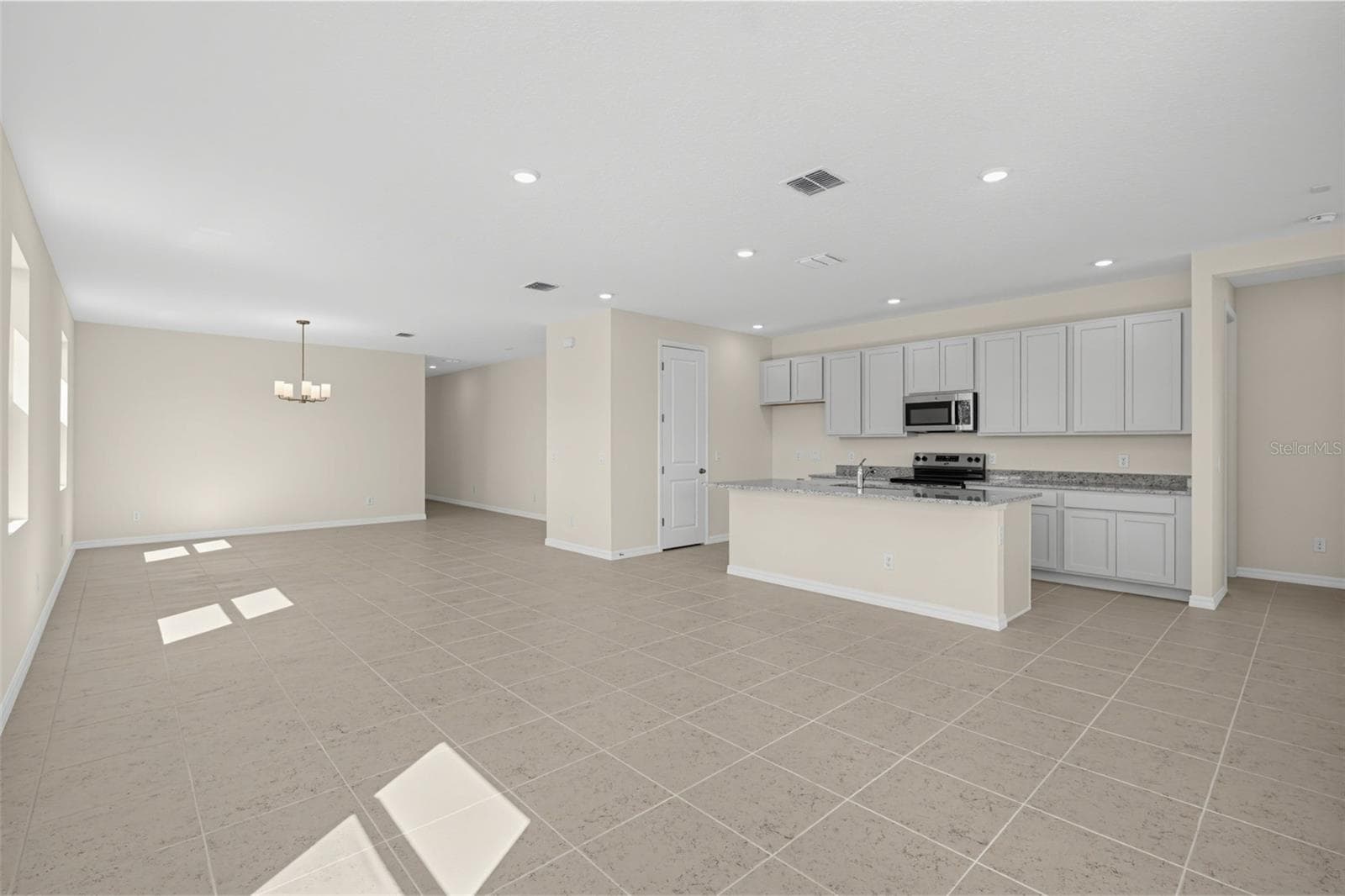 Single Family Residence at 2677 BROADWING ST, KISSIMMEE, photo 3 of 27