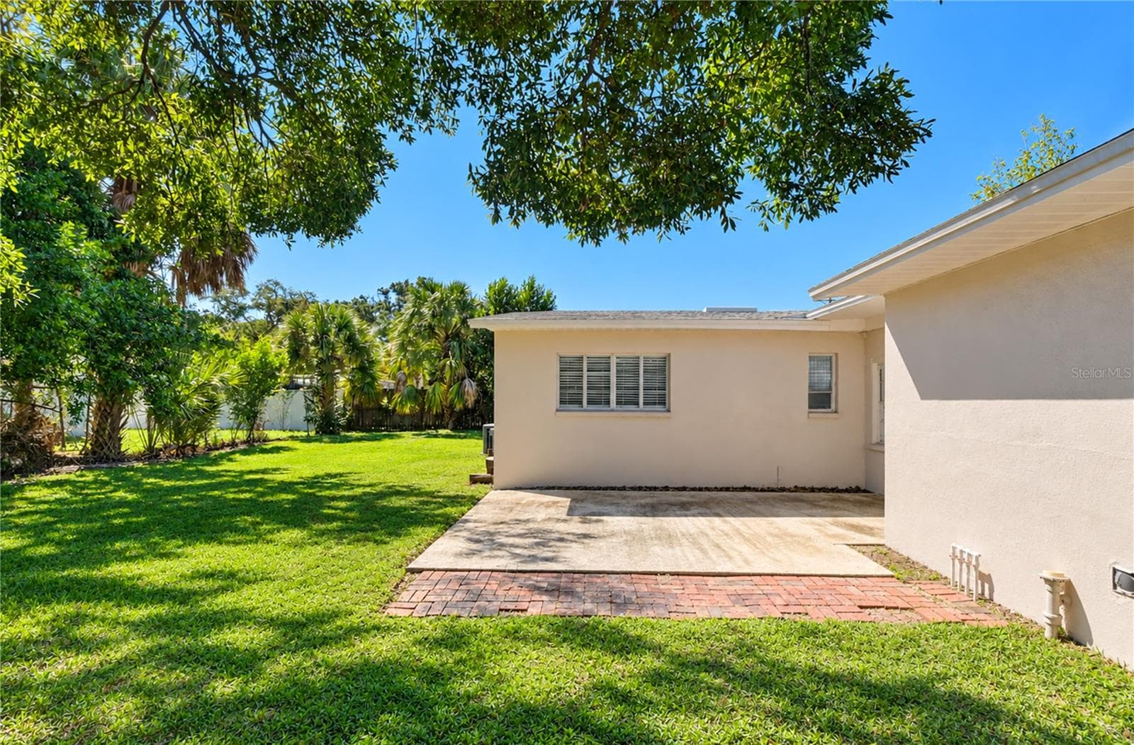 Perfect setting for weekend barbecues and gatherings with family and friends. - 4508 S LOIS AVE, TAMPA